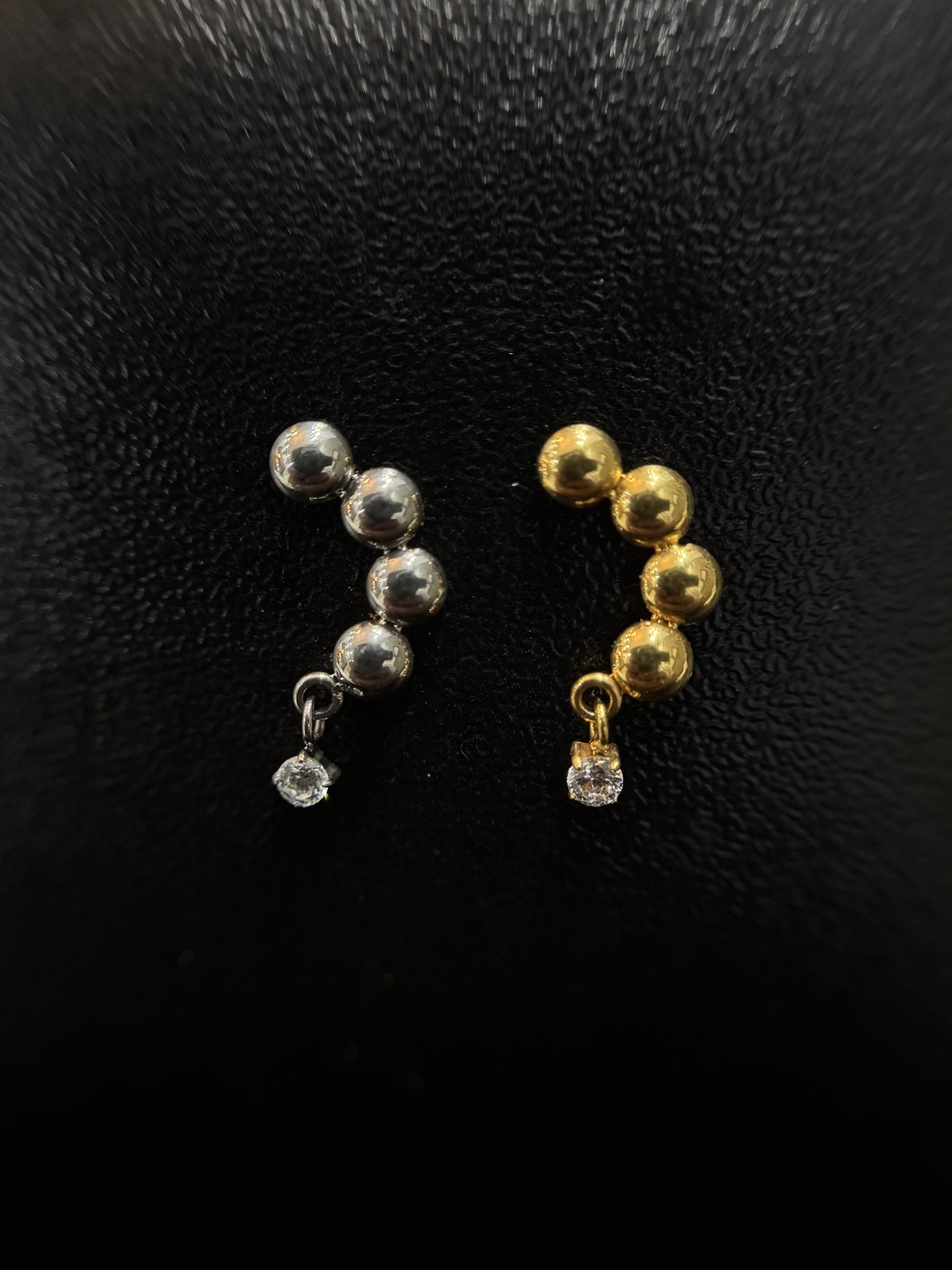 Cluster Bolas Lisas com Ponto de Luz Prata ou Dourado