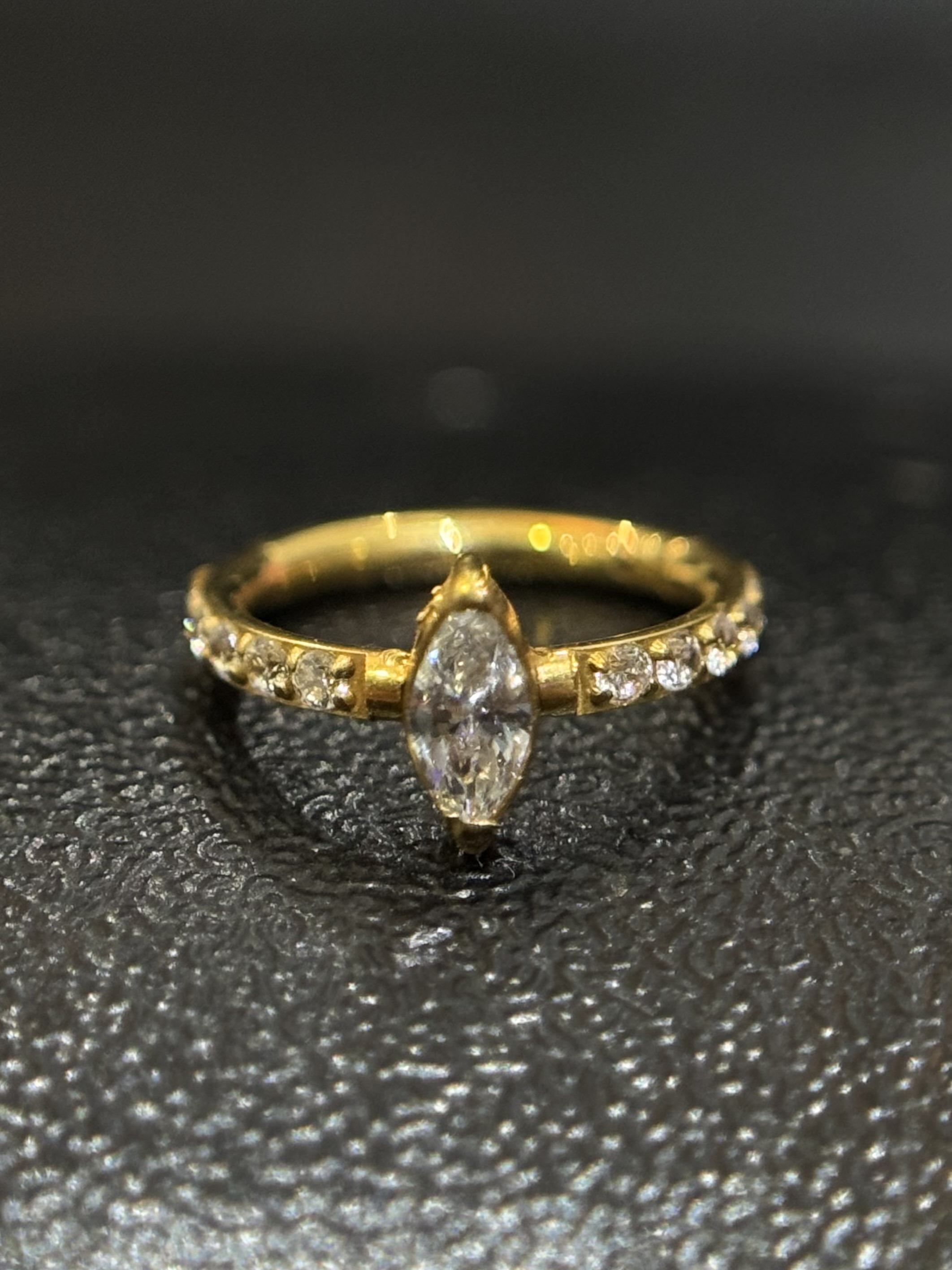 Argola 1 Filete Cravejada 8/10cm Dourada