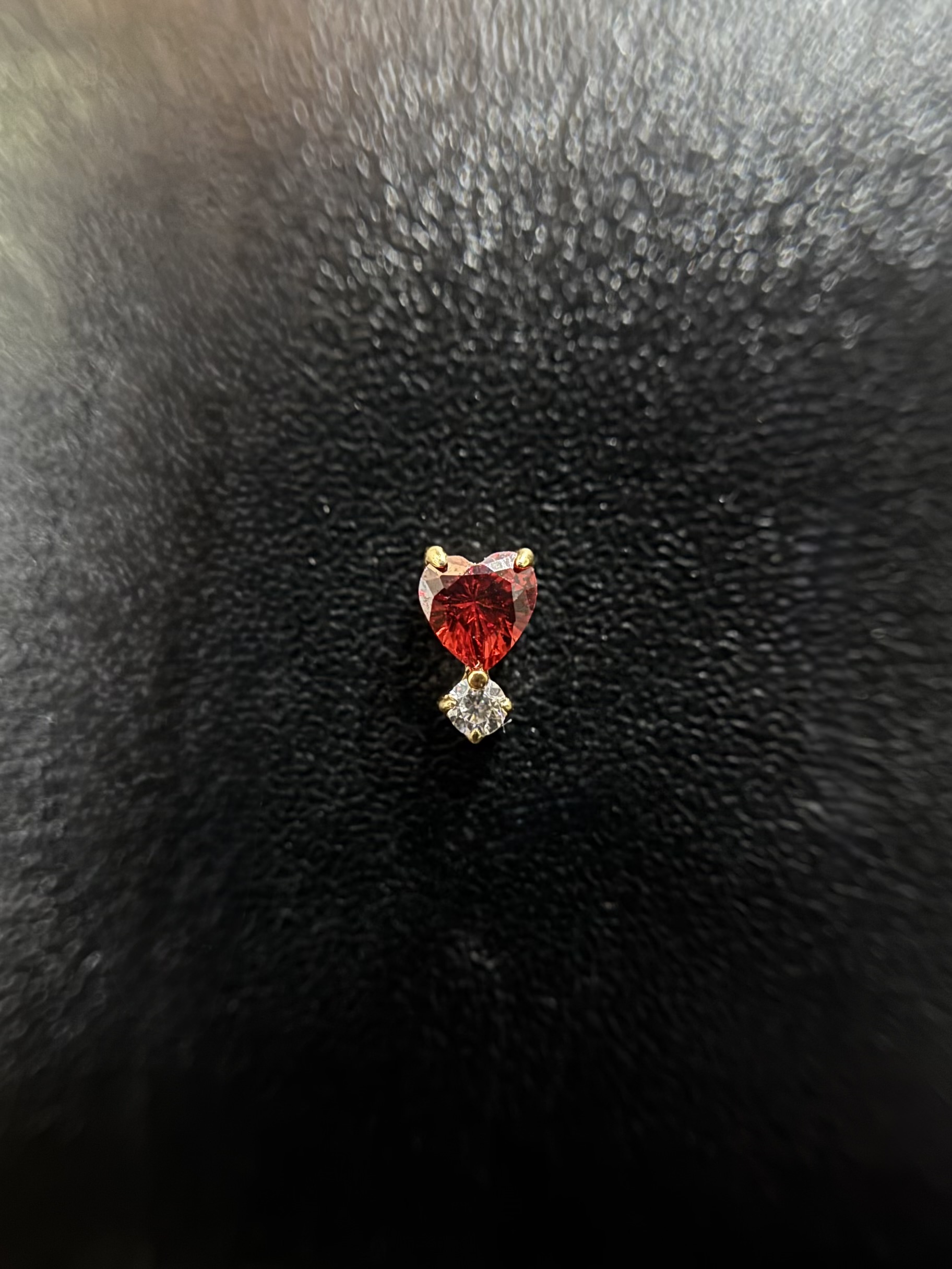 Labret Coração Vermelho com Mini Ponto