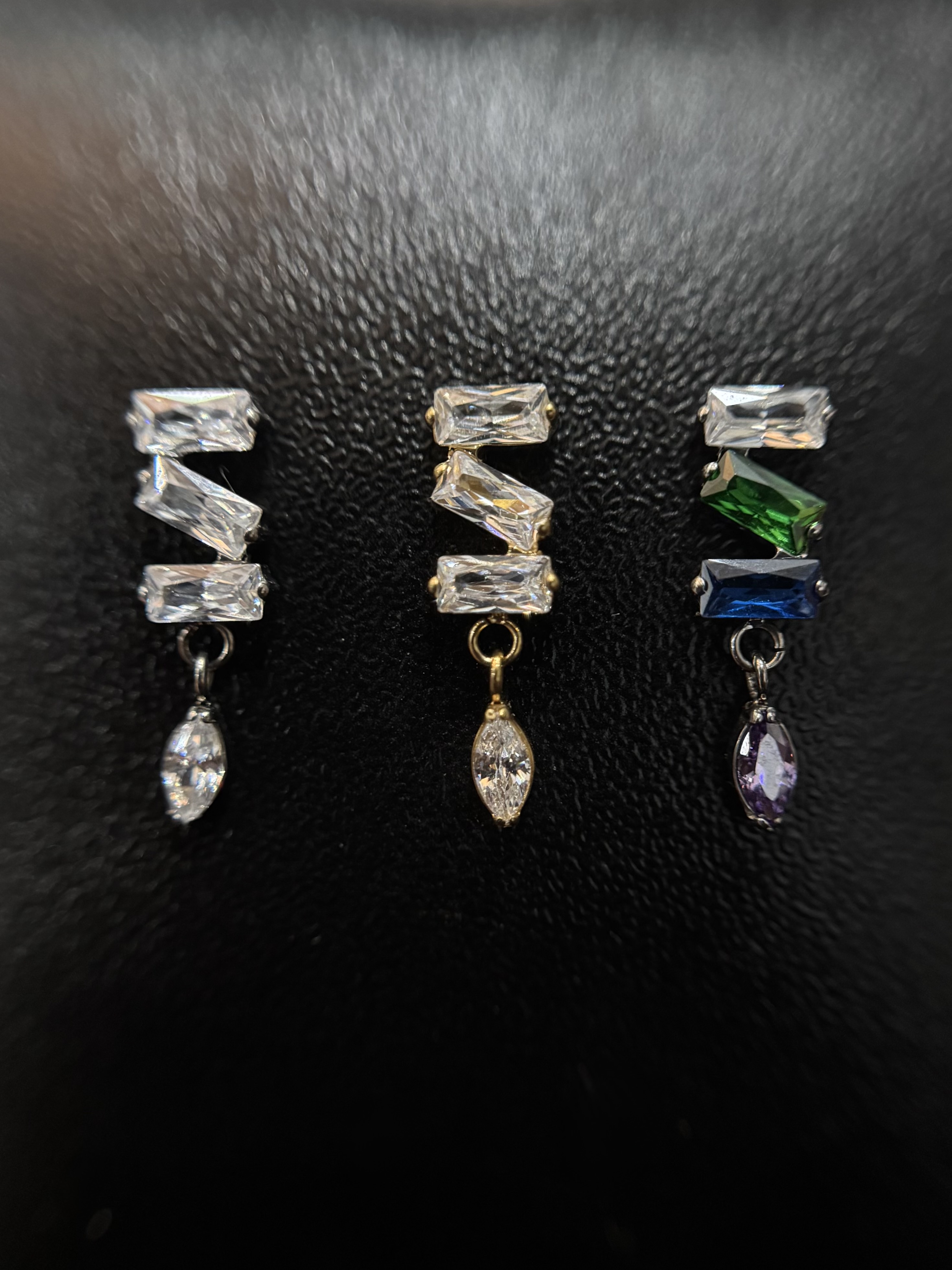 Labret Geometrico com Gota Pendurada Colorido/Prata ou Dourado