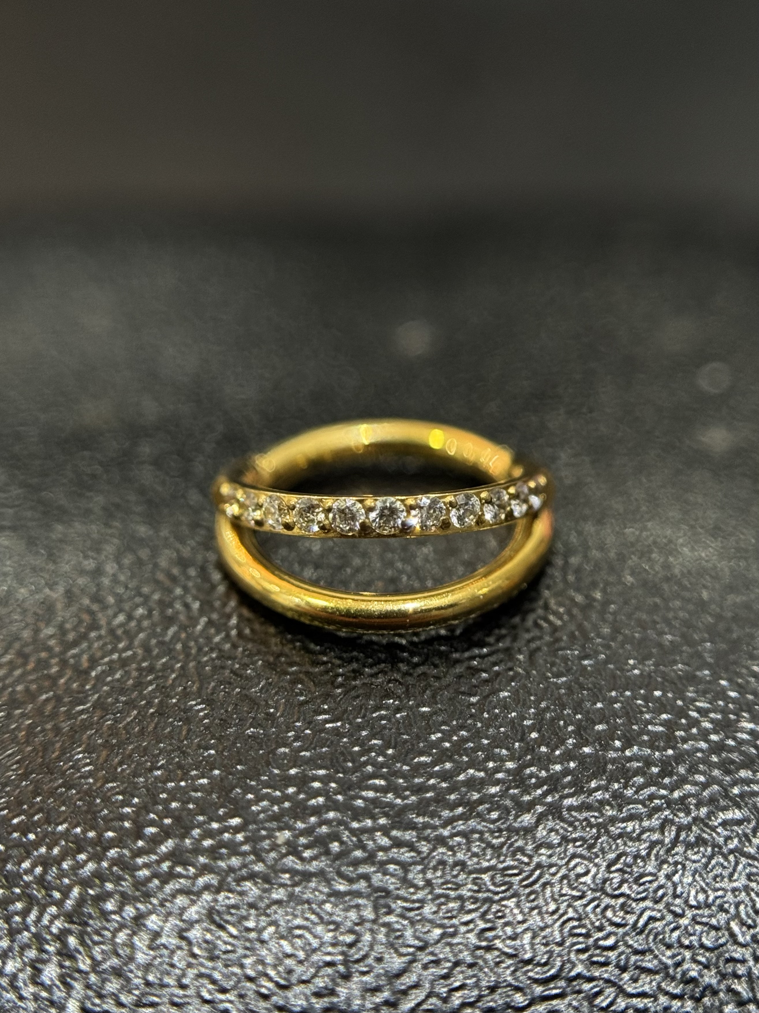 Argola 1 Fio Liso/Cravejado Dourado 8/10cm