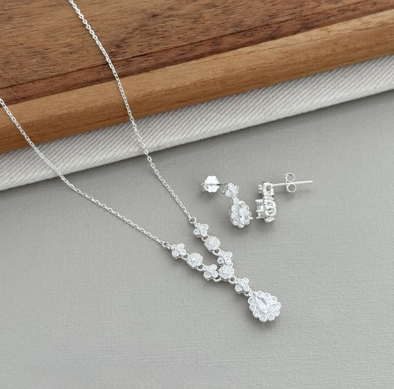 Conjunto Gota Luxo