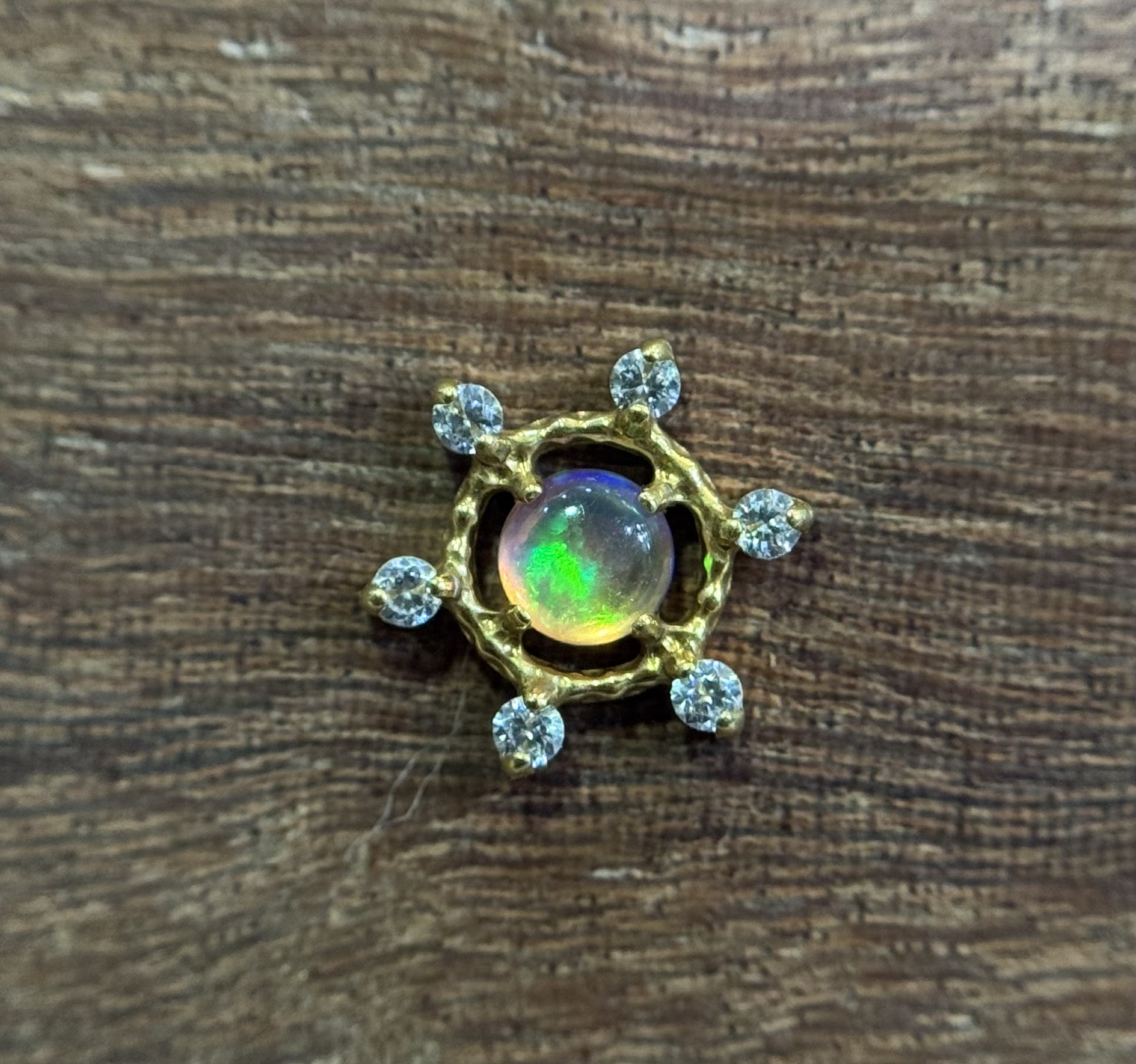 Labret Sol/Pontos com Zircônia/Pedra Natural Dourado
