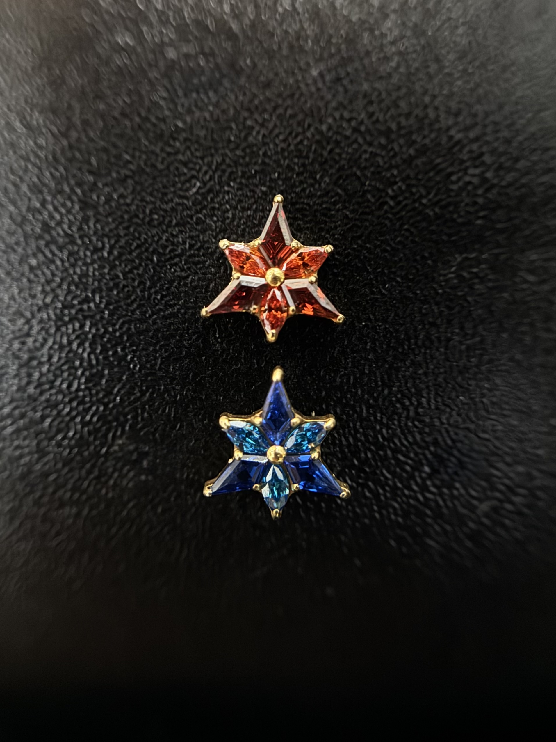 Labret Catavento Luxo Azul ou Vermelho Dourado