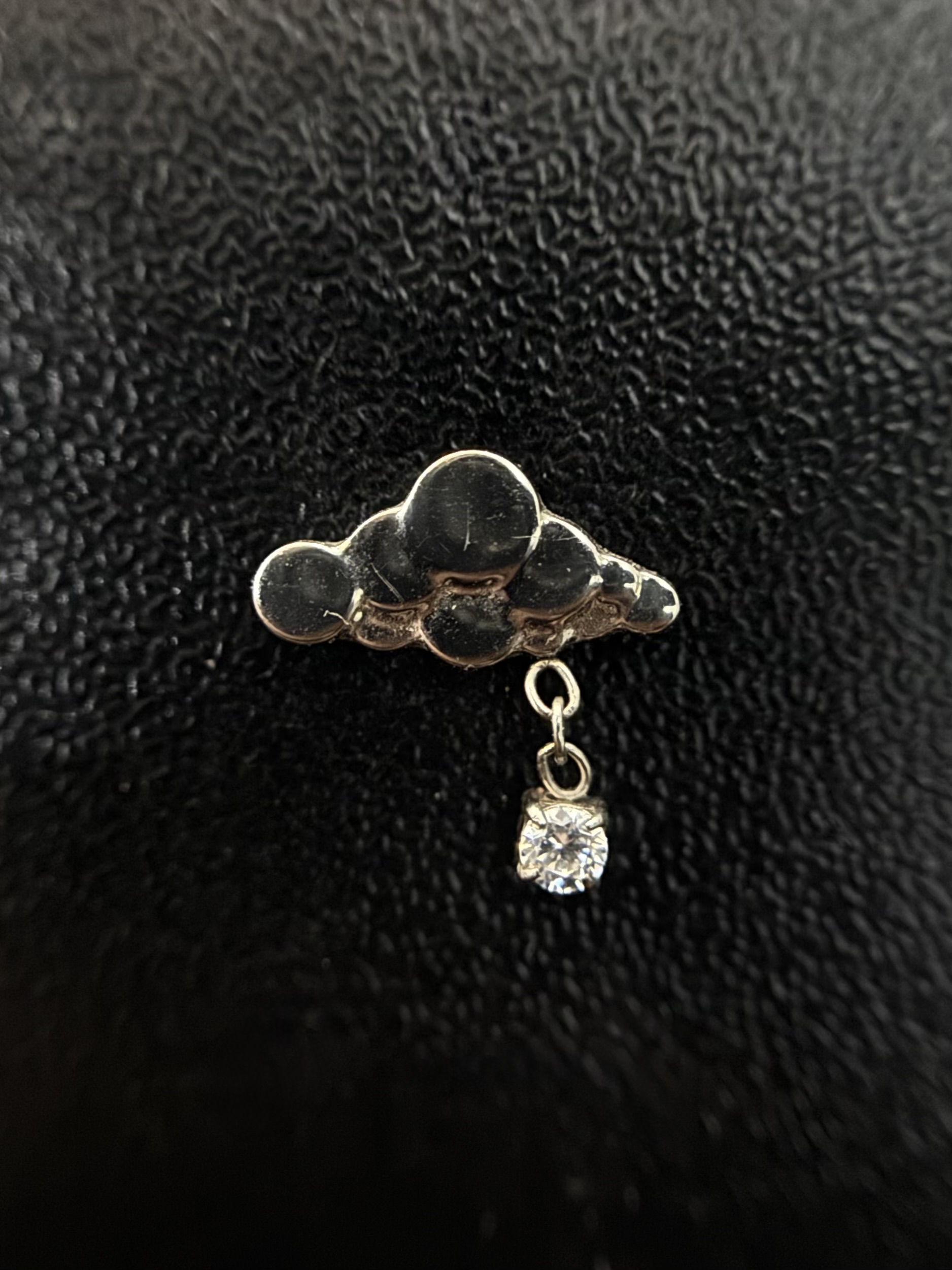 Labret Nuvem com Ponto Pendurado 