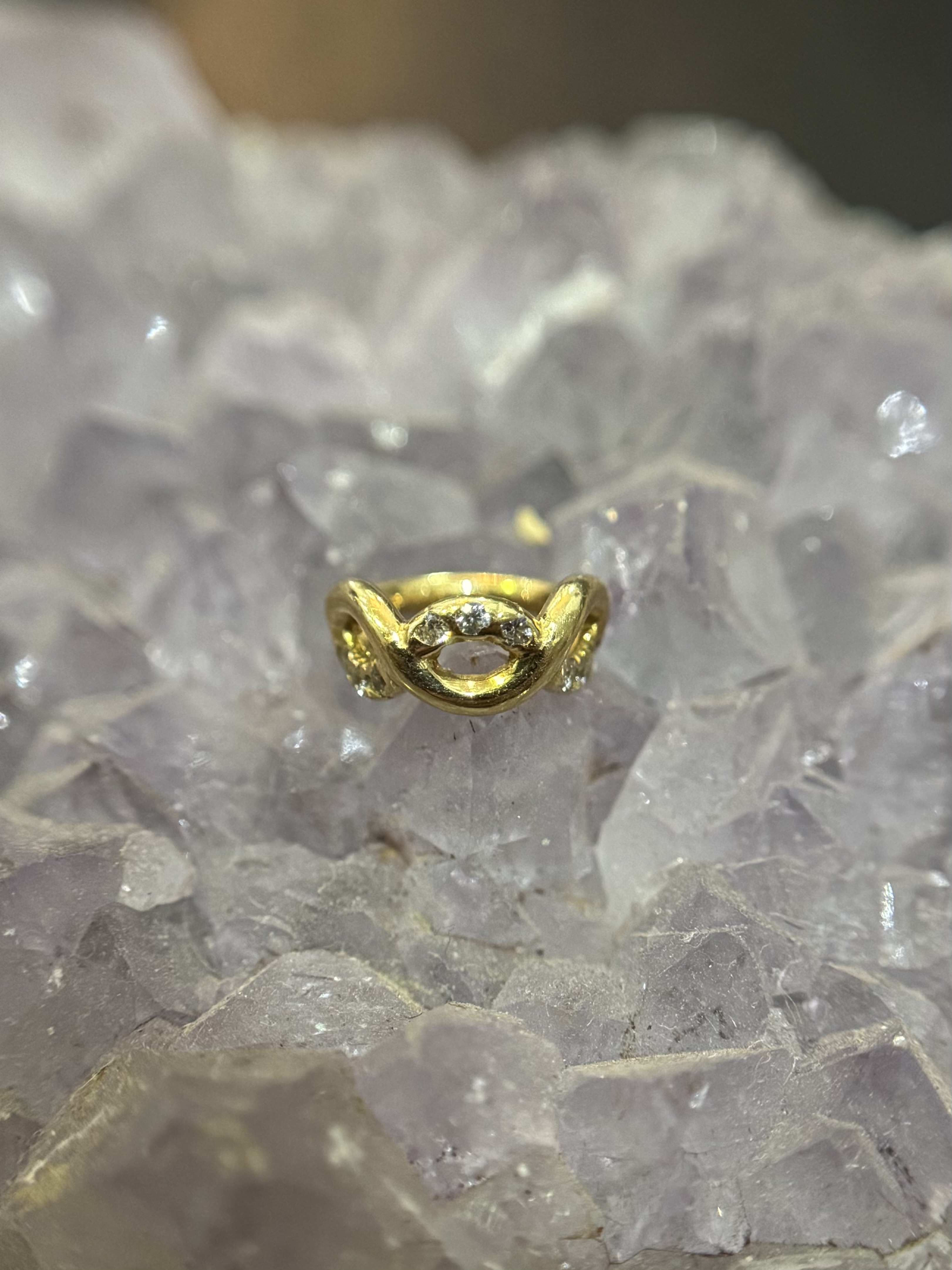 Argola Infinito 6mm com zircônia 