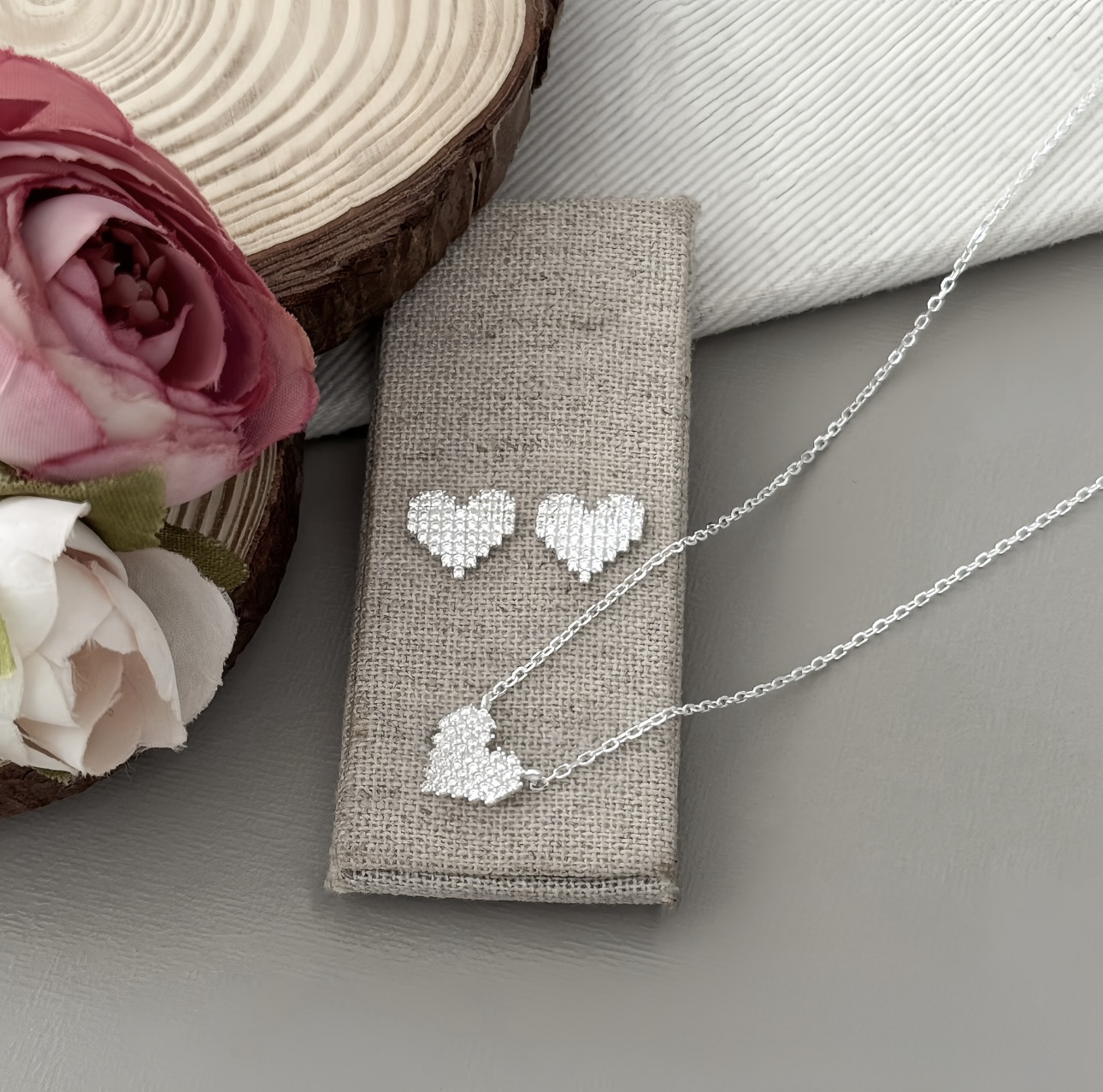Conjunto Coração Pixel Cravejado