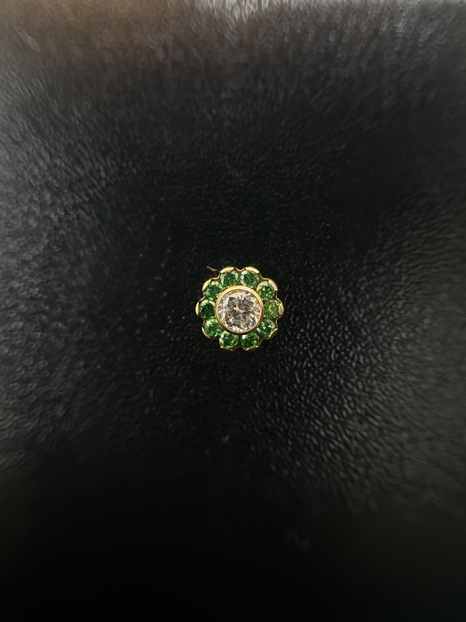 Labret Flor G Verde Dourada