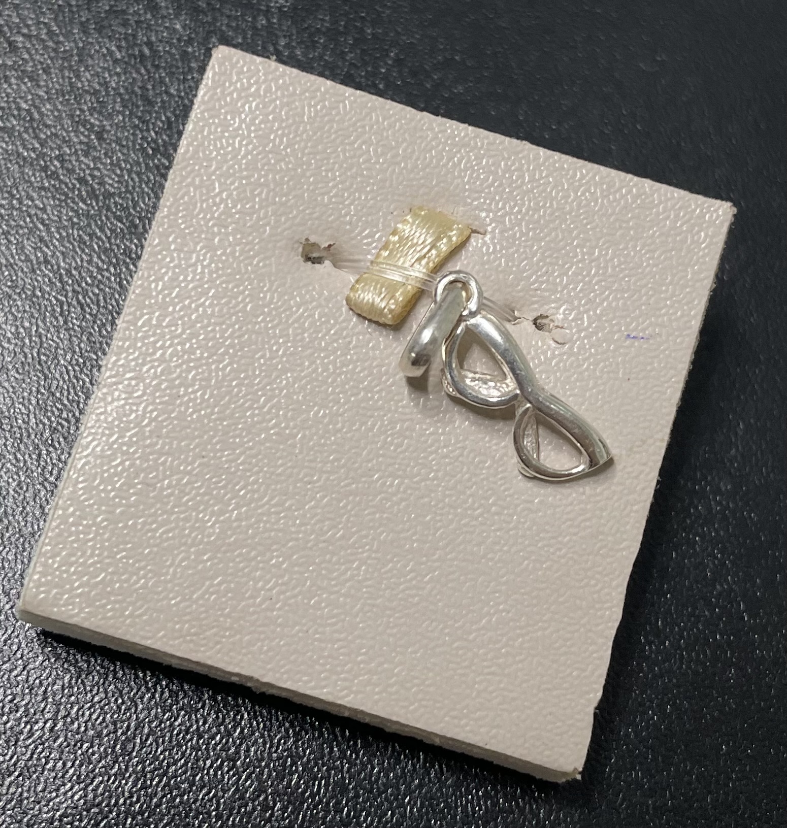 Pingente Mini Óculo 