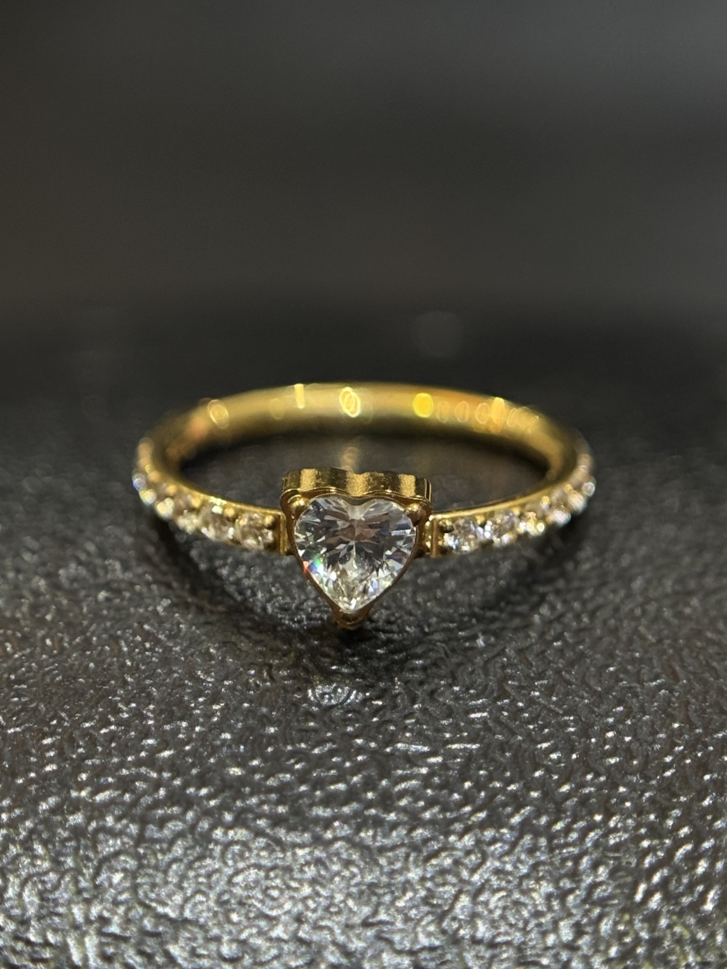 Argola Coração Cravejada 8/10cm Dourado