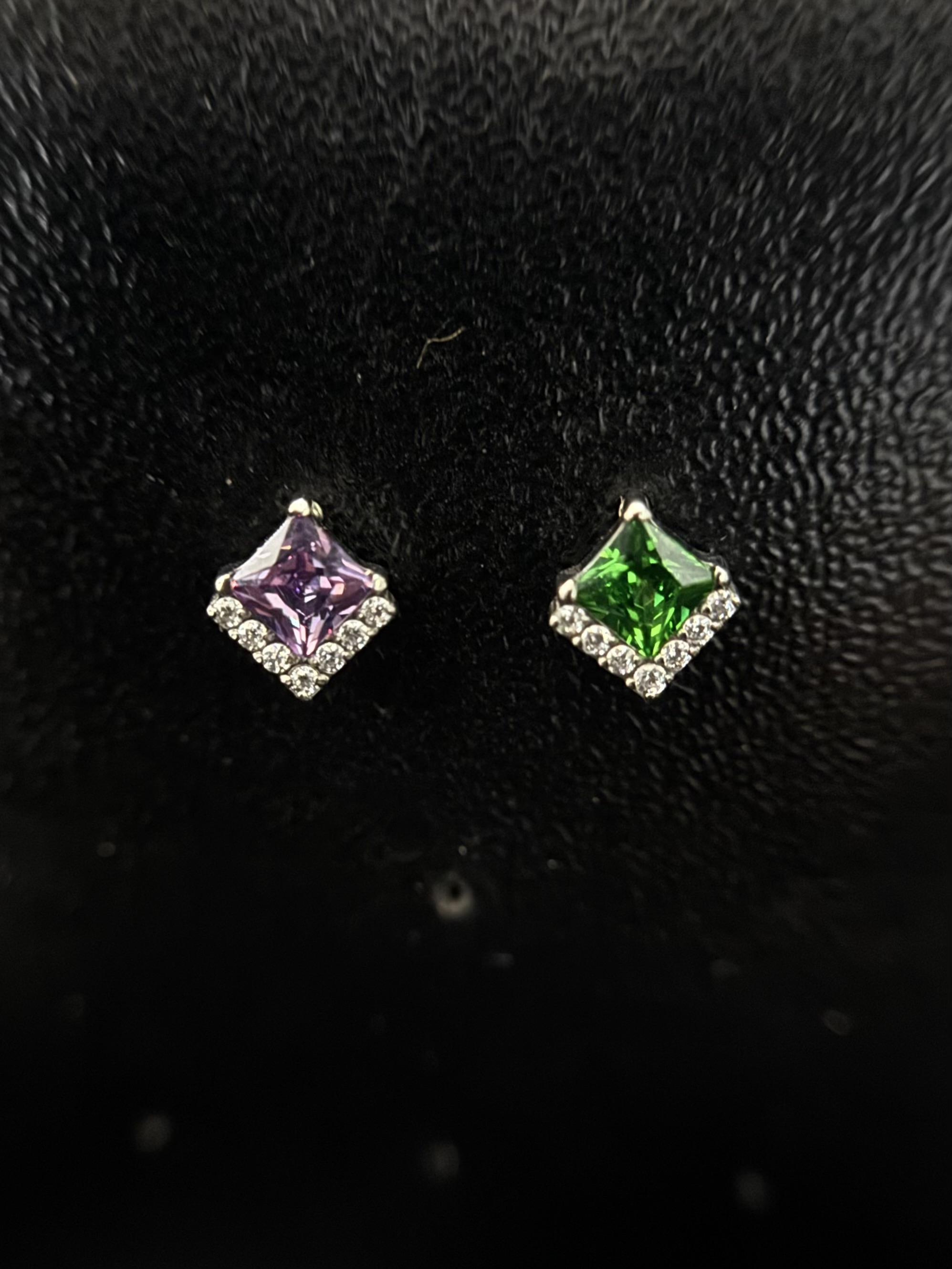 Labret Triângulo Luxo Verde/Roxo