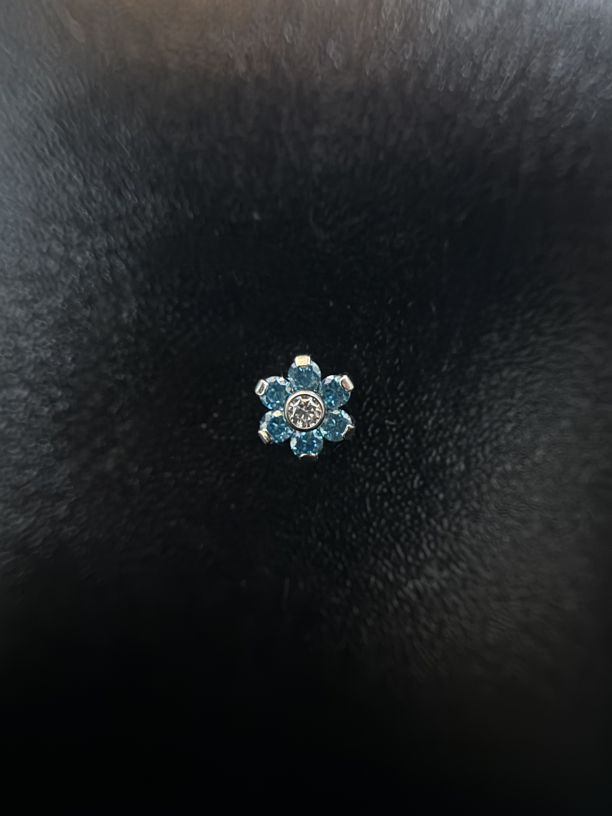 Labret Flor Azul Meio Transparente 